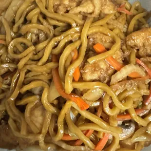 Chicken lo mein