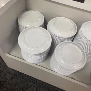 Plates were dirty.. had to constantly dig through plates to make sure I didn&apos;t get anything with old food on it.