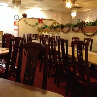 Table seating to the left...