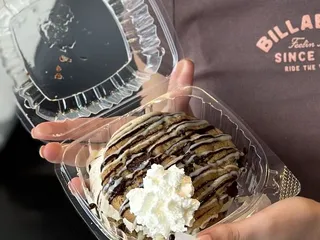 Cream & Crepes Cafe