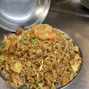 fried rice with shrimp and peas