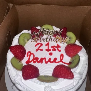 fresh strawberry cake