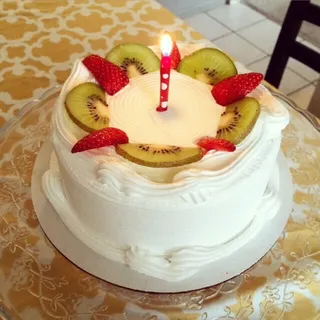 Fresh Strawberry Cake