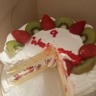 Fresh strawberry cake