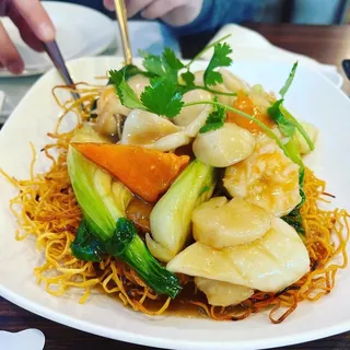 House Special Crispy Noodles Lunch Special