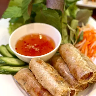 Egg rolls (6pcs)
