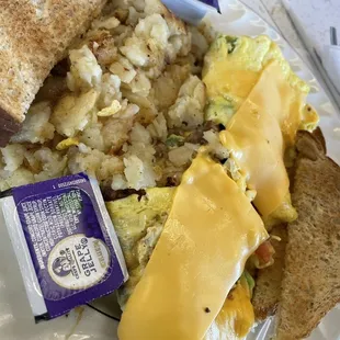 Veggie Omelet (added sausage) and hash browns!  (9/23/2022)