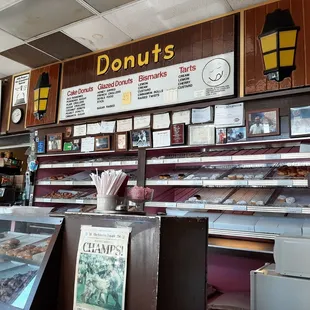 sushi and sashimi, interior