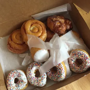 food, donuts, dough desserts