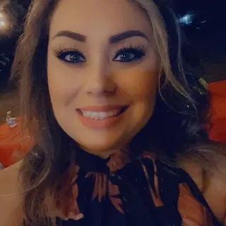 Janelle G.
