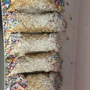 Sprinkle cannolis