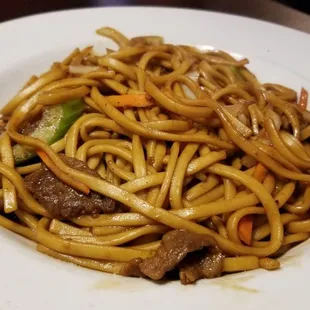 Beef lo mein