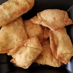 Crab rangoon w/ Egg roll