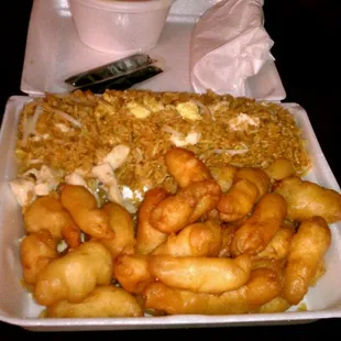 SWEET &amp; SOUR CHICKEN WITH CHICKEN RIED RICE &amp; A EGG ROLL!!