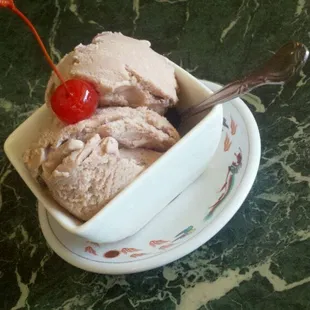 red bean ice cream!! (also available green tea)