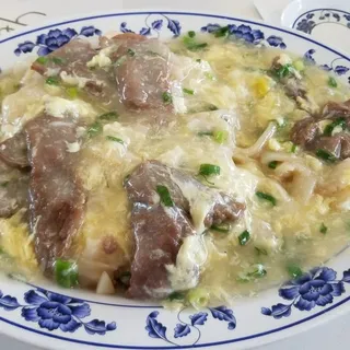 Beef with Soft Egg Chow Fun