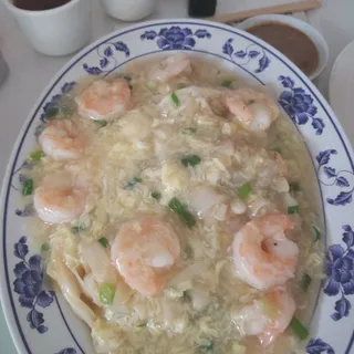 Shrimp with Soft Egg Chow Fun