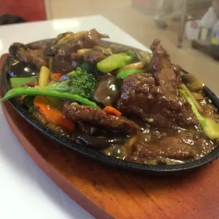 Tenderloin Beef with Twin Mushrooms Sizzling Platter