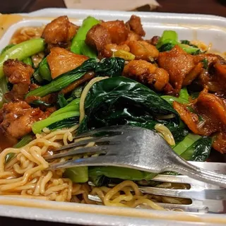 Minute Chicken Cake Noodle Monday Special