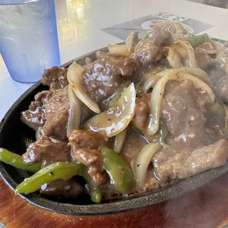 Tenderloin Beef with Black Pepper Sizzling Platter