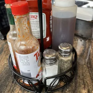 Tableside condiments