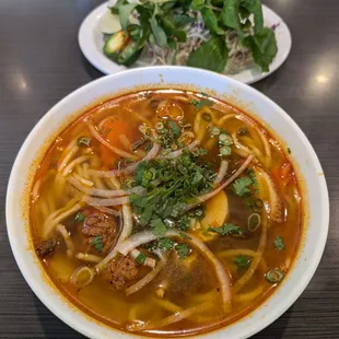 Bún bò húê spicy beef noodle soup