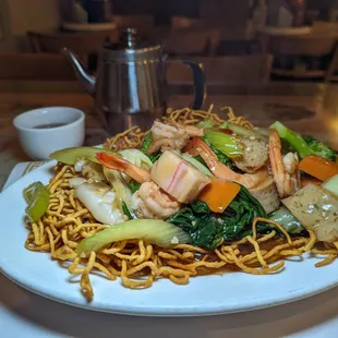 crispy pan fried noodles $14