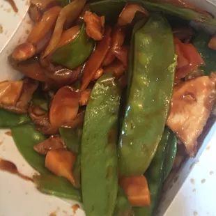 Chicken with snow peas (and mushrooms apparently)