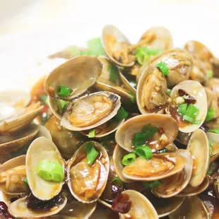 辣炒蚬子 Clams w/ Spicy chill Sauce