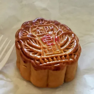 Single yolk lotus moon cake, over $10