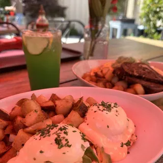Eggs Benedict