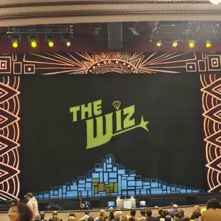a stage with the logo of the quizz