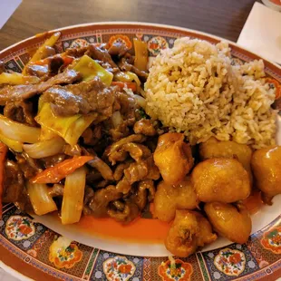 Couldn't taste the food for all the grease. Disappointing.