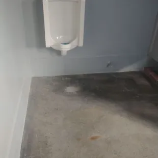 Urine stained floors . Bathrooms do not get cleaned on schedule. No staff works full time at Golden Gate Trailer Park.