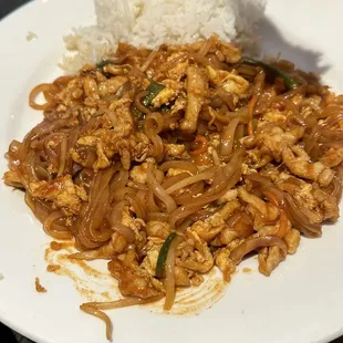 Pad Thai with Chicken Lunch
