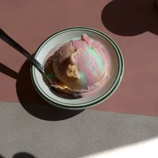 Members of the Clean Plate Club® enjoy a free dessert.