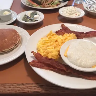 Had the two eggs bacon and pancakes fresh fast service and the food was delicious