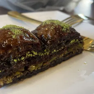 Had to try the chocolate baklava... I prefer the original plain, not much flavor with the chocolate