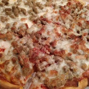 16&quot; Pizza - Meat lovers side