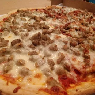 16&quot; Pizza - Sausage side