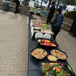 They set up in 15 minutes and fed 220 employees with excellent food and service.