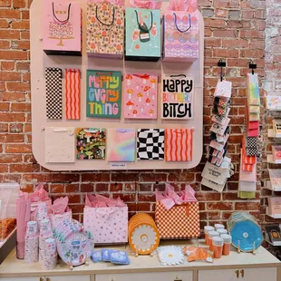 Gift wrapping + party section