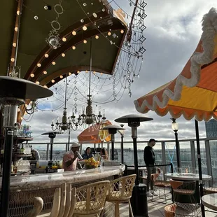 Carousel bar