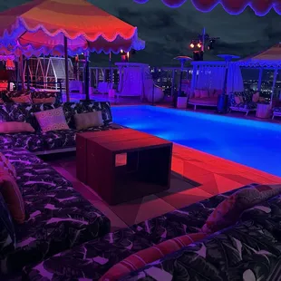 Lounge seats