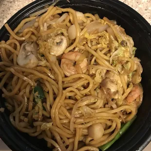 Seafood Lo Mein