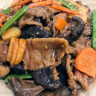 Beef with Black Mushroom