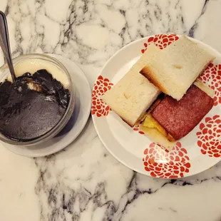 黑白 (5 stars) and Spam and Egg Sandwich (4.5 stars)