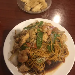 House Special Lo Mein (Shrimp, chicken, vegetables, brown sauce)  (Fried noodle chips in the back)