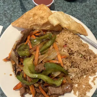 Mongolian Beef Luncheon Special with fried wontons