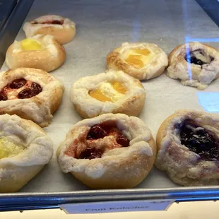 What a great collection of fruit and even late in the morning the one I selected was flaky, sweet and just excellent